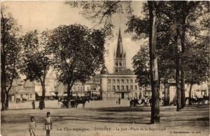 CPA La Champagne - ÉPERNAY - Le Jard - Place de la Republique (742610)