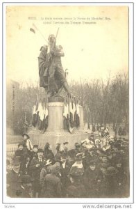 La Foule Devant La Statue Du Marechal Ney, Troupes Francaises, Metz (Moselle)...