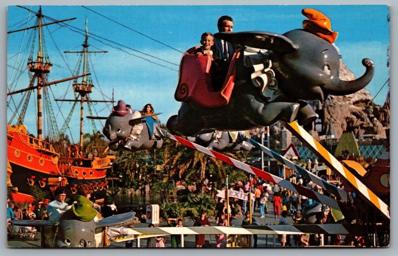 Postcard Anaheim CA c1960s Disneyland Dumbo Fantasyland Magic Kingdom