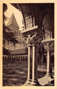 BF7955 abbaye de moissac detail du chapiteau et jardin france      France