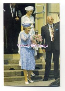 pq0105 - Queen Elizabeth II at Windsor 1990 - postcard