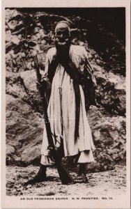 PC PAKISTAN, AN OLD TRIBESMAN SNIPER, Vintage REAL PHOTO Postcard (b43305)