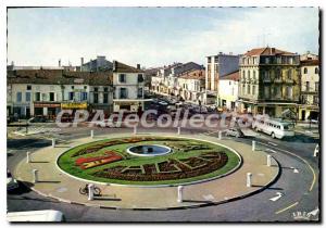 Postcard Modern Agen Le Rond Point De La Place du Pin