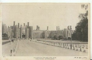 Middlesex Postcard - Western Approach - Hampton Court Palace - Ref TZ10505