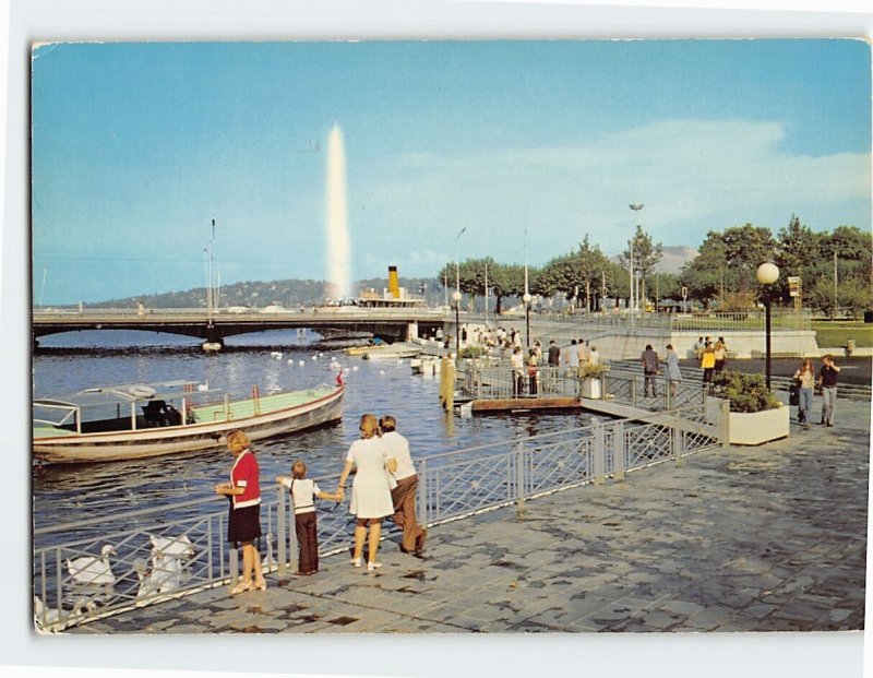 Postcard Le quai Général-Guisan et le jet d'eau Geneva Switzerland