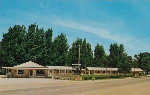 Scenic City Motel on US Route 20 - Iowa Falls, Iowa