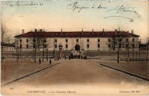 CPA Courbevoie Les Casernes Charras (1314327)