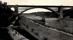 c1900 NEW YORK SPEEDWAY WASHINGTON BRIDGE HORSE DRAWN CARRIAGES POSTCARD 25-294