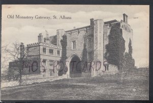 Hertfordshire Postcard - Old Monastery Gateway, St Albans T5638