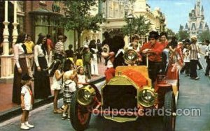 Mickey mouse Disney 1972 very light crease top right corner, perfect corners,...