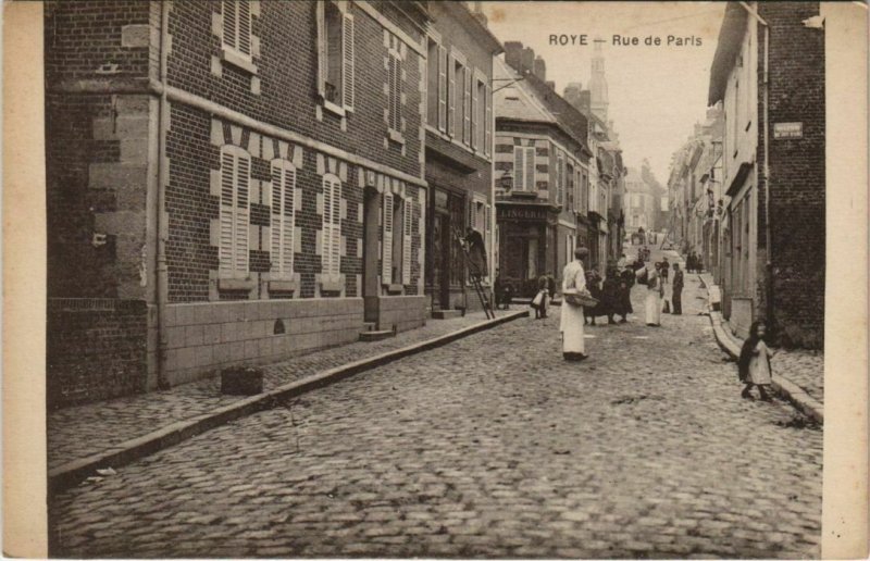 CPA ROYE Rue de Paris (19395)