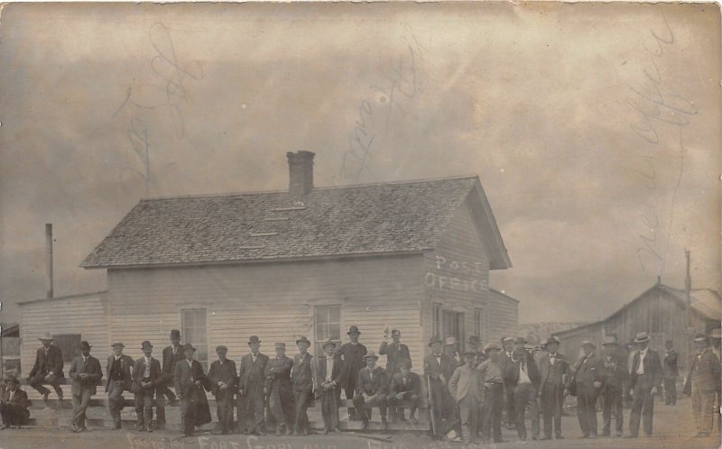 H98/ Fort Garland Colorado RPPC Postcard c1910 Post Office Building Crowd119