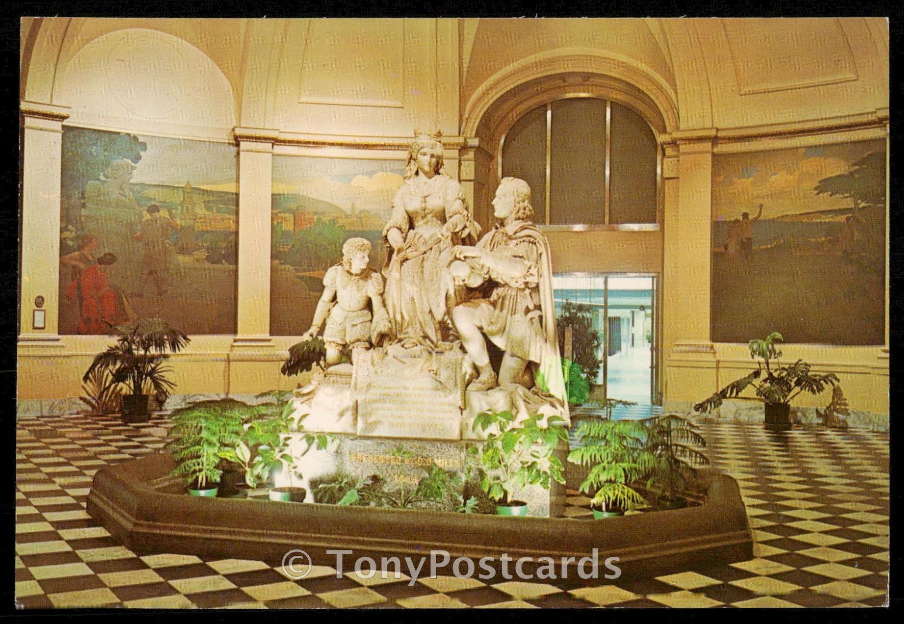 Statue in Center of Rotunda - California State Capitol ...