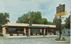 ATLANTA , Georgia , 1950-60s ; Glass House Restaurant