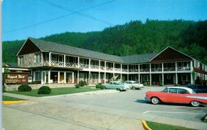 1950s Edgepark Motel U.S. Route 441 Gatlinburg Tennessee Postcard