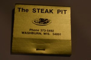 The Steak Pit Washburn Wisconsin 30 Strike Gold Matchbook