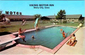 Story City, IA Iowa  VIKING MOTOR INN  Pool~Pretty Girls ROADSIDE MOTEL Postcard