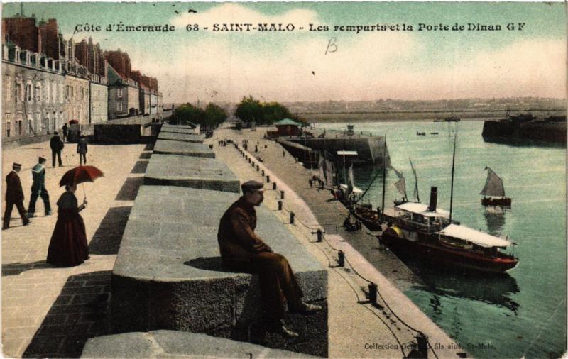 CPA St-MALO - Les remparts et la Porte de Dinan (584309)