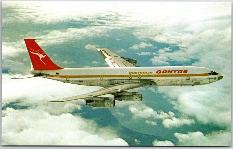 Airplane Australia Qantas Airways Boeing 707 112-132 Passengers Postcard