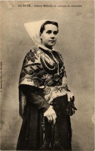 CPA Ile-de-RÉ Femme Rhétaise en costume de cérémonie (666609)