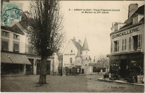 CPA ARNAY-le-DUC - Place Président Carnot et Maison du Xve siecle (116060)