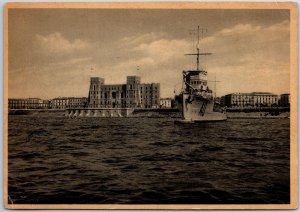 VINTAGE POSTCARD CONTINENTAL SIZE VIEW OF THE GOVERNOR'S PALACE AT TARANTO ITALY