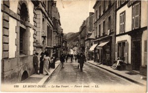 CPA Le Mont Dore La Rue Favart FRANCE (1289395)