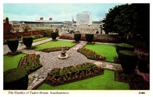 Postcard UK ENG Hampshire - Southampton - The Garden of Tudor House