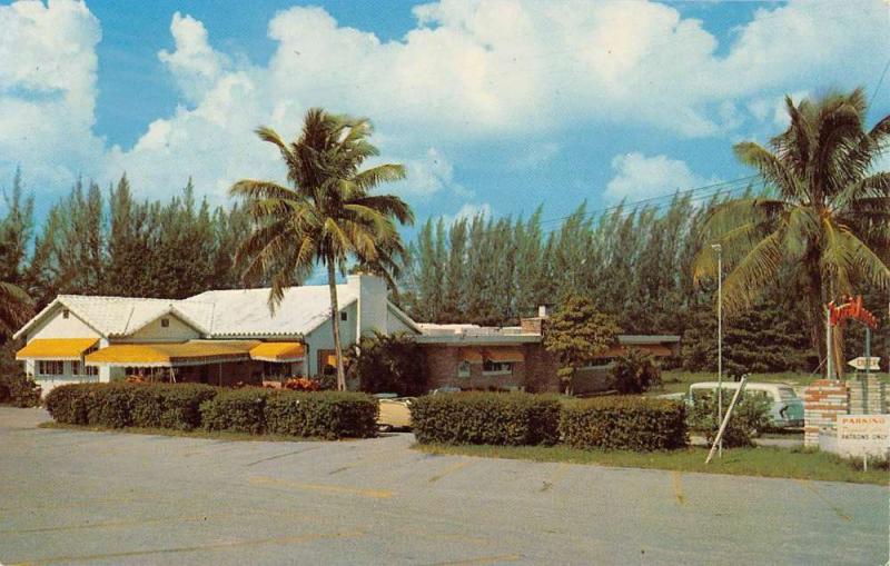 Boynton Beach Florida Tropical Acres Street View Vintage Postcard K65186