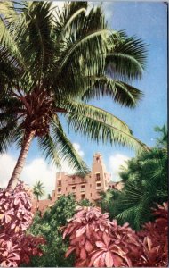 Postcard 1940s Hawaii Honolulu - Royal Hawaiian Hotel - towers with coco palms