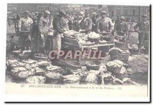 Boulogne sur Mer Old Postcard The landing and sorting fish (reproduction)