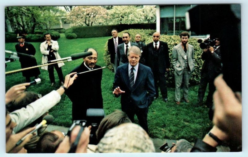 PRESIDENT JIMMY CARTER welcomes Egyptian PRESIDENT ANWAR SADAT 1977  Postcard