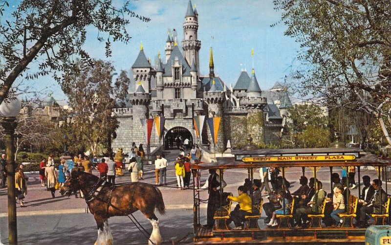 Disneyland, 1970, Castle, Message, The Majgic Kingdom,  Old Postcard