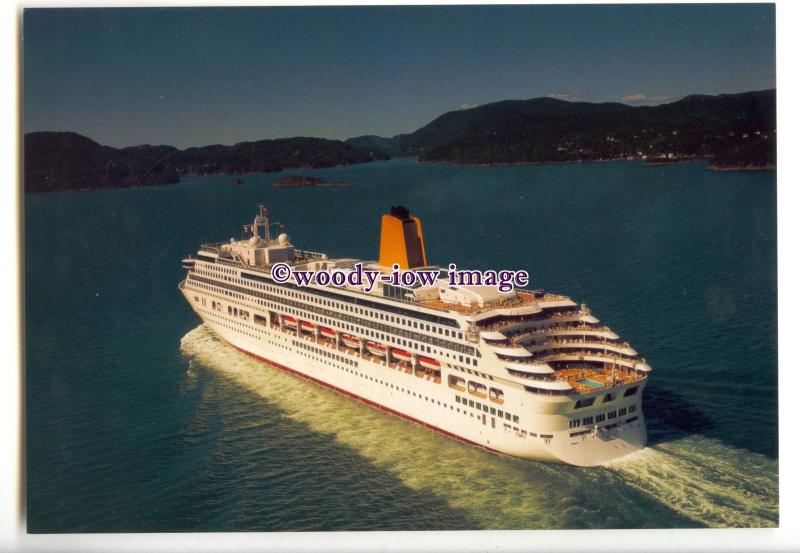 LN1698 - P&O Liner - Aurora - postcard issued by P&O