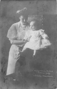L521 Royalty Germany Duchess Victoria and Prince Johann Leopold vintage postcard