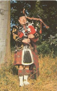 Military Postcard - Pipe Major - Royal Highland Fusiliers - Scotland - Ref 2055A