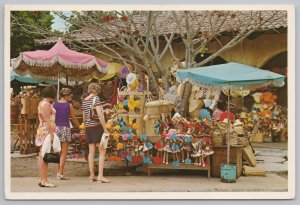 Roadside~Native Straw Market @ Int'l Bazaar~Freeport Grand Bahama~Continental PC