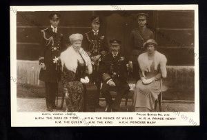 ROY669 - King George V & Queen Mary - The Royal Family Portrait - Postcard
