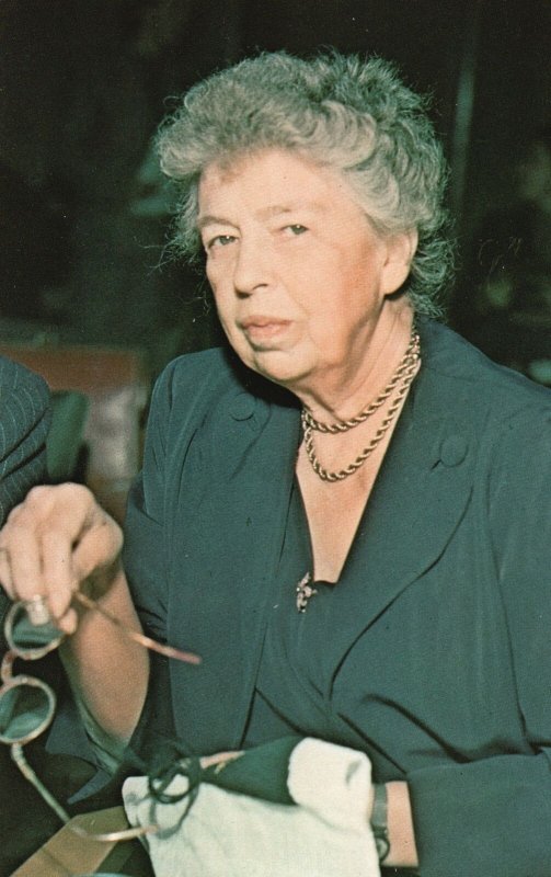 Vintage Postcard Eleanor Roosevelt at Franklin Roosevelt Library & Museum N. Y.