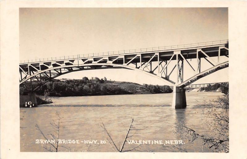 D55/ Valentine Nebraska Ne Photo RPPC Postcard c1950s Bryan Brdge Highway 20