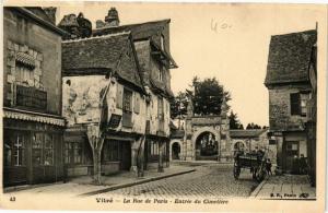 CPA VITRÉ - La Rue de Paris - Entrée du Cimetiere (226785)