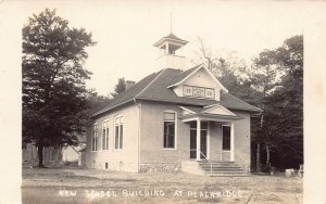 J86/ Peachridge Michigan RPPC Postcard c1910 New School Building 192