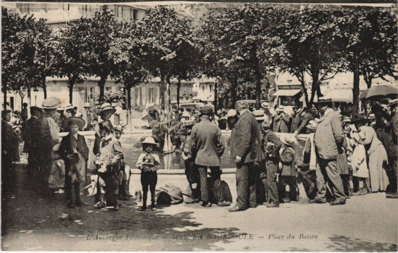 CPA La Bourboule Place du Bassin (1239211)