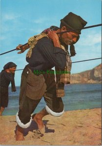 Portugal Postcard - Nazare - Fishing - Fishermen Pulling on The Nets   RR13859
