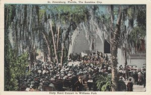 ST PETERSBURG , Florida , 1910-20s ; Daily Band Concert in Williams Park