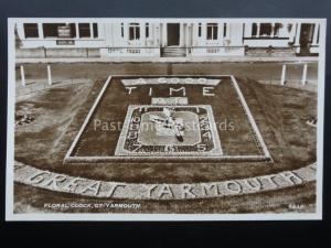 Norfolk GREAT YARMOUTH FLORAL CLOCK Old RP Postcard by D Constance Ltd 6218