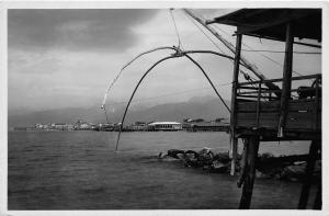 B76604 Viareggio Terrazza per la pesca sul molo  italy