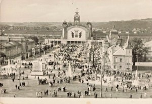 CZECH REPUBLIC CZECHIA PRAHA-PARK KULTURY ODDECHU JULIA ~1957 PHOTO POSTCARD