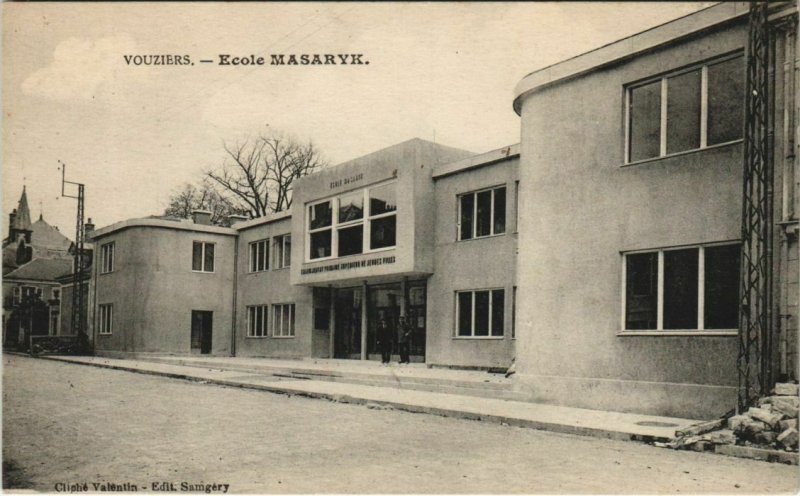 CPA VOUZIERS - École Masaryk (135140)