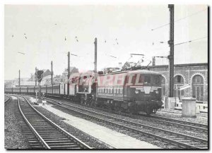 Postcard Modern trailer of a train (steam � machine and car GC) by a locomo...
